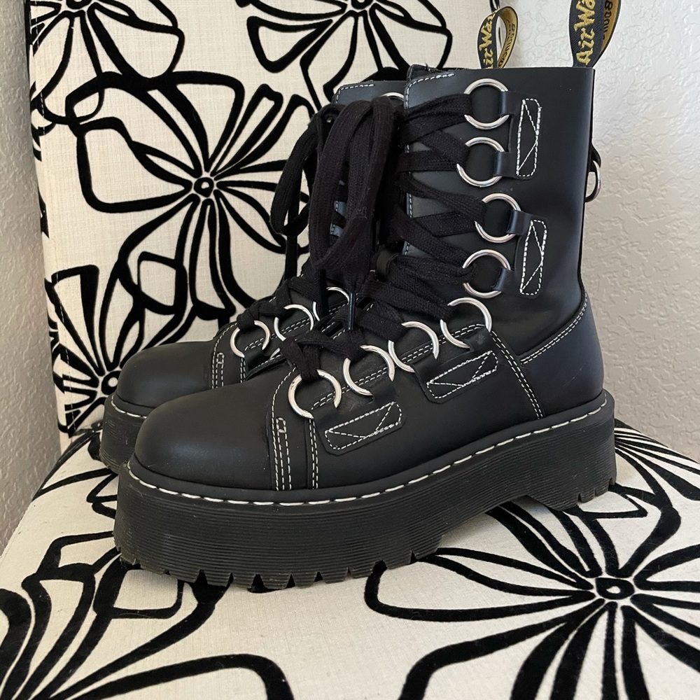 Dr. Martens Jadon XL barely worn size 9